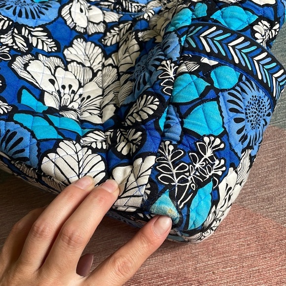 Vera Bradley Large Floral Blue and White Quilted Bohemian Tote Bag - Picture 7 of 16